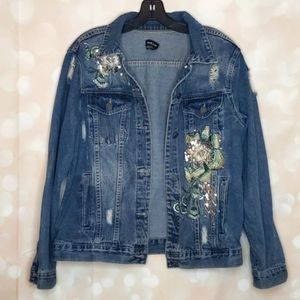 BEBE denim, jeans jacket embroidered, sequ…